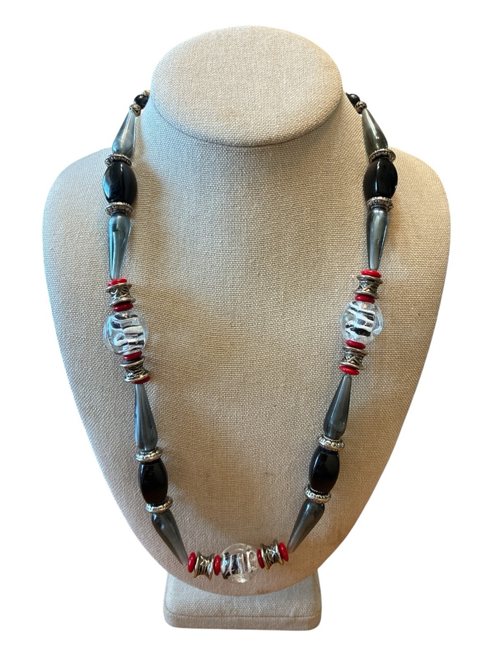 🔵 Black and Red Beaded Statement Necklace ~ 22.5 + 2.5 Inches